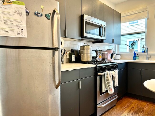 Photo - 19 Marney St Unit 4