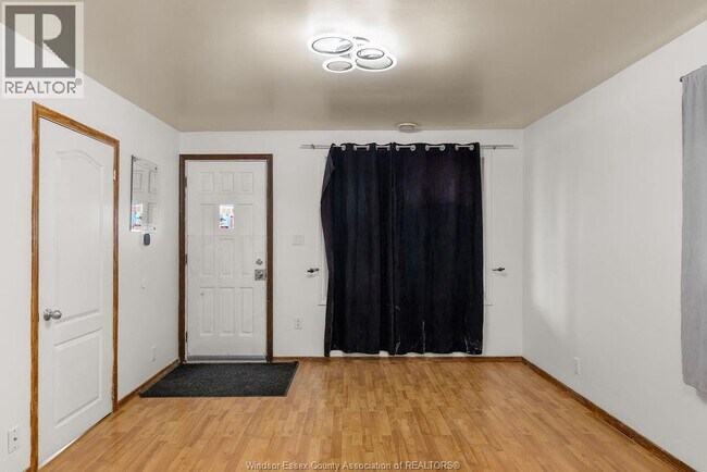 Photo - 716 Alexandrine St