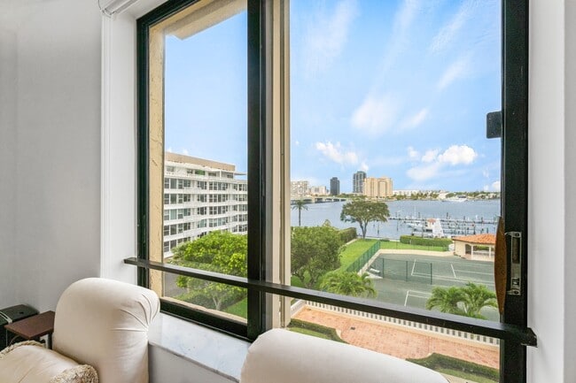 Building Photo - 150 Bradley Pl