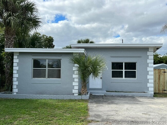 Photo - 1883 Breezy Ln