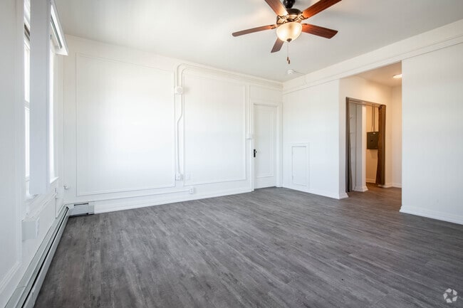 1BR, 1BA - 763SF - The Landmark