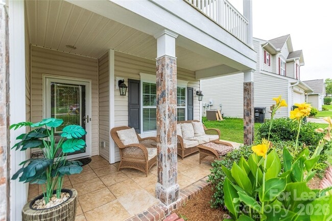 Photo - 2922 Deep Cove Dr NW