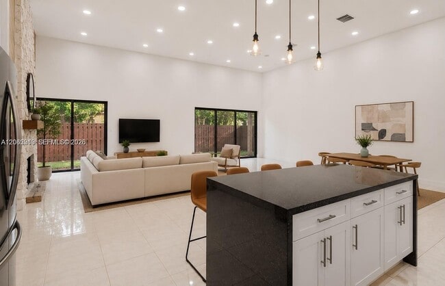 Photo - 601 Leslie Dr