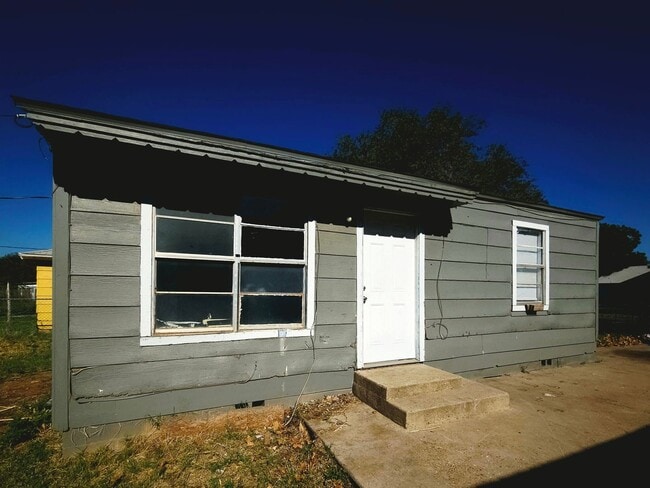 Building Photo - Cozy 2 Bedroom House Near Texas Tech