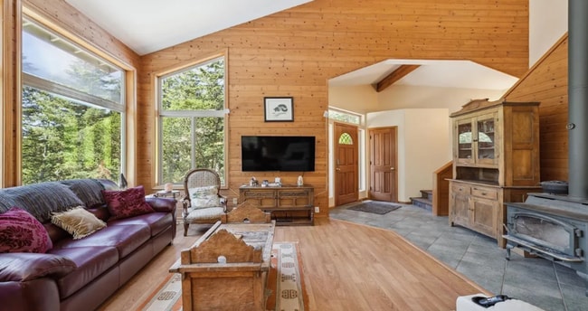 Photo - Welcome to Your Dream Home- Peaceful, Secluded... A MUST TOUR