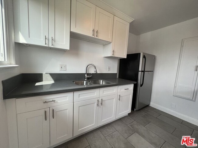 2010 W 35th St