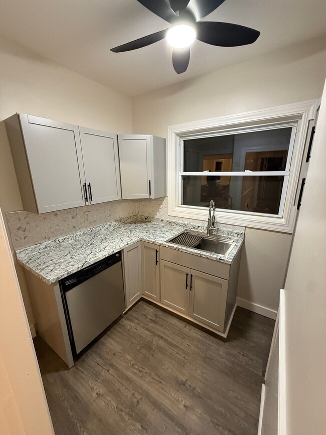 Photo - 256-258 Gibson St Unit 258