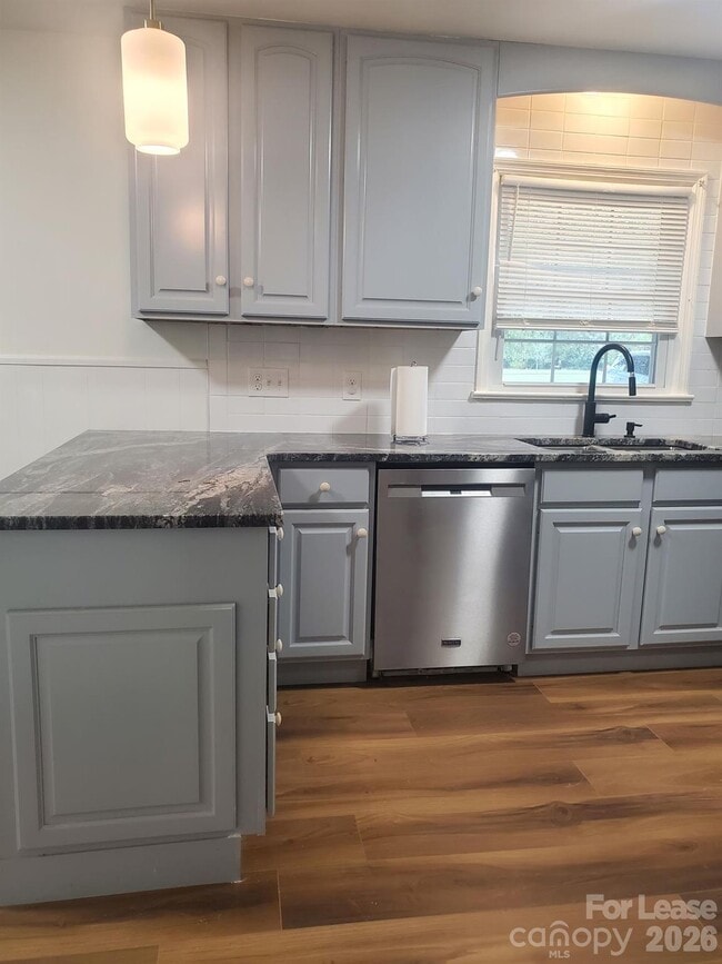 Photo - 15640 Ewart Rd