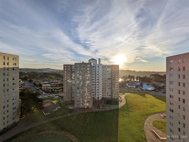 Photo - 355 Serrano Dr Unidad 10-K