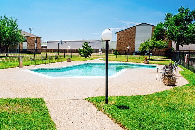 CROSS TIMBERS AT GRAND STREET