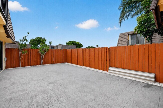 Photo - 744 Springdale Cir