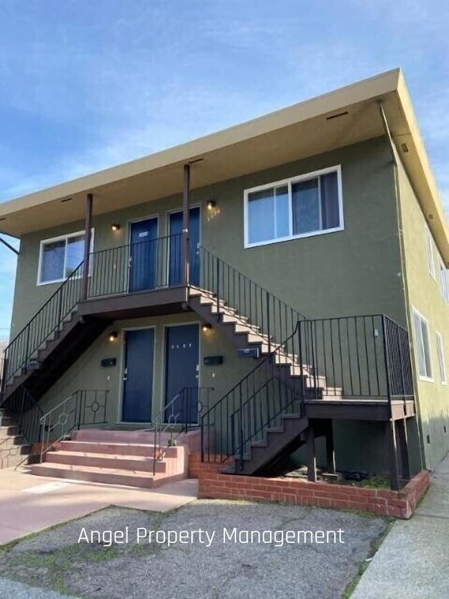 Photo - 3422 Carlson Blvd