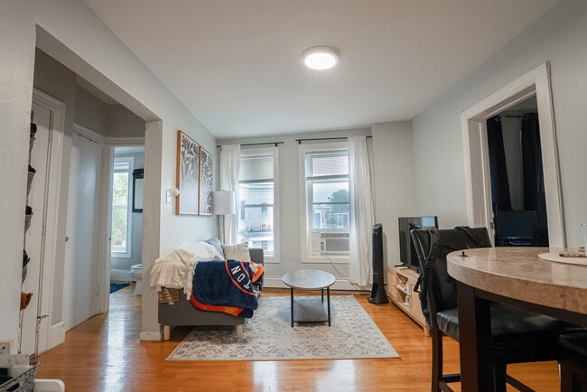 Building Photo - 84 Savin Hill Ave Unit 3