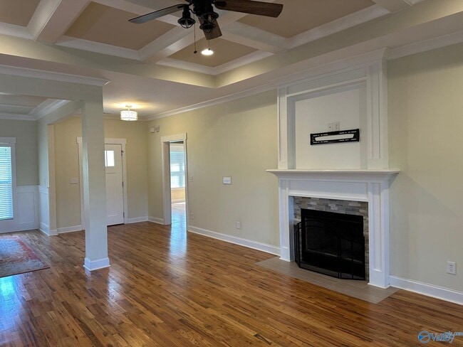 Photo - 211 Black Oak Dr NE