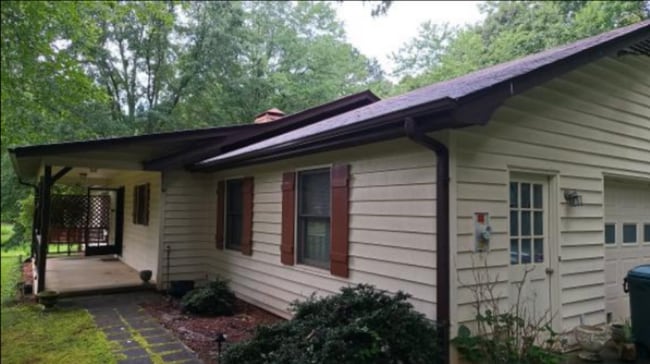 Photo - 691 Kirkus Dr SE