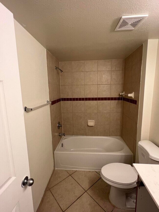 Photo - 6510 Emerald Dunes Dr Unidad 304