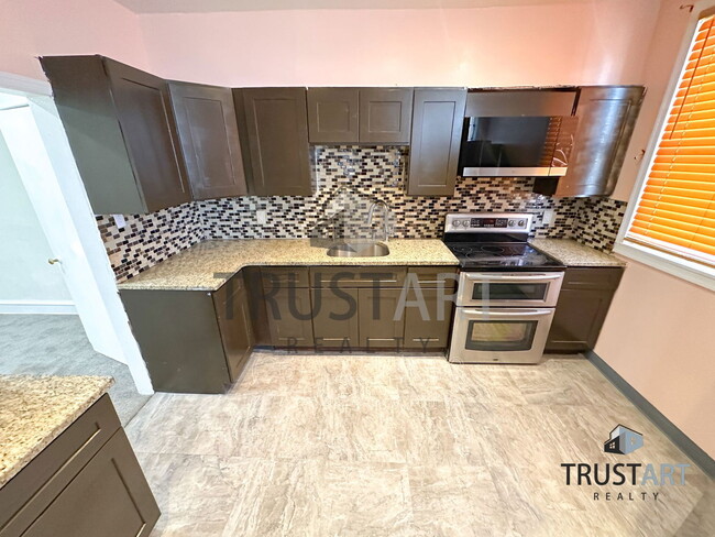 Photo - 805 Lindley Ave