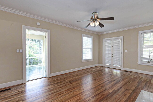 Photo - 1523 Dixon Dr