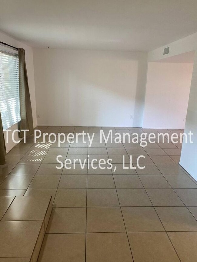 Awesome 3 Bedroom Townhome in Tempe!