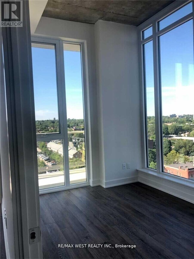 Photo - 30 Baseball Pl Unité 1202