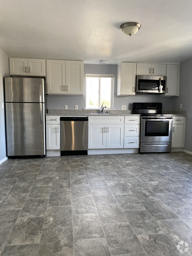 Building Photo - 1502 S M St Unit D Rental