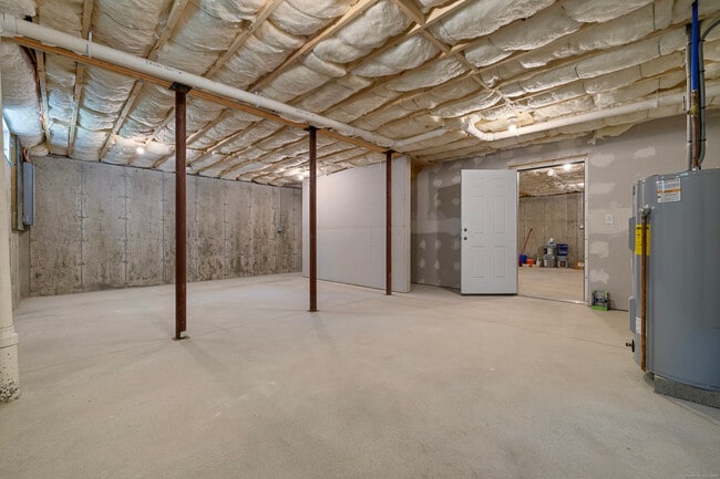 Photo - 156 Grove Ave Unidad B