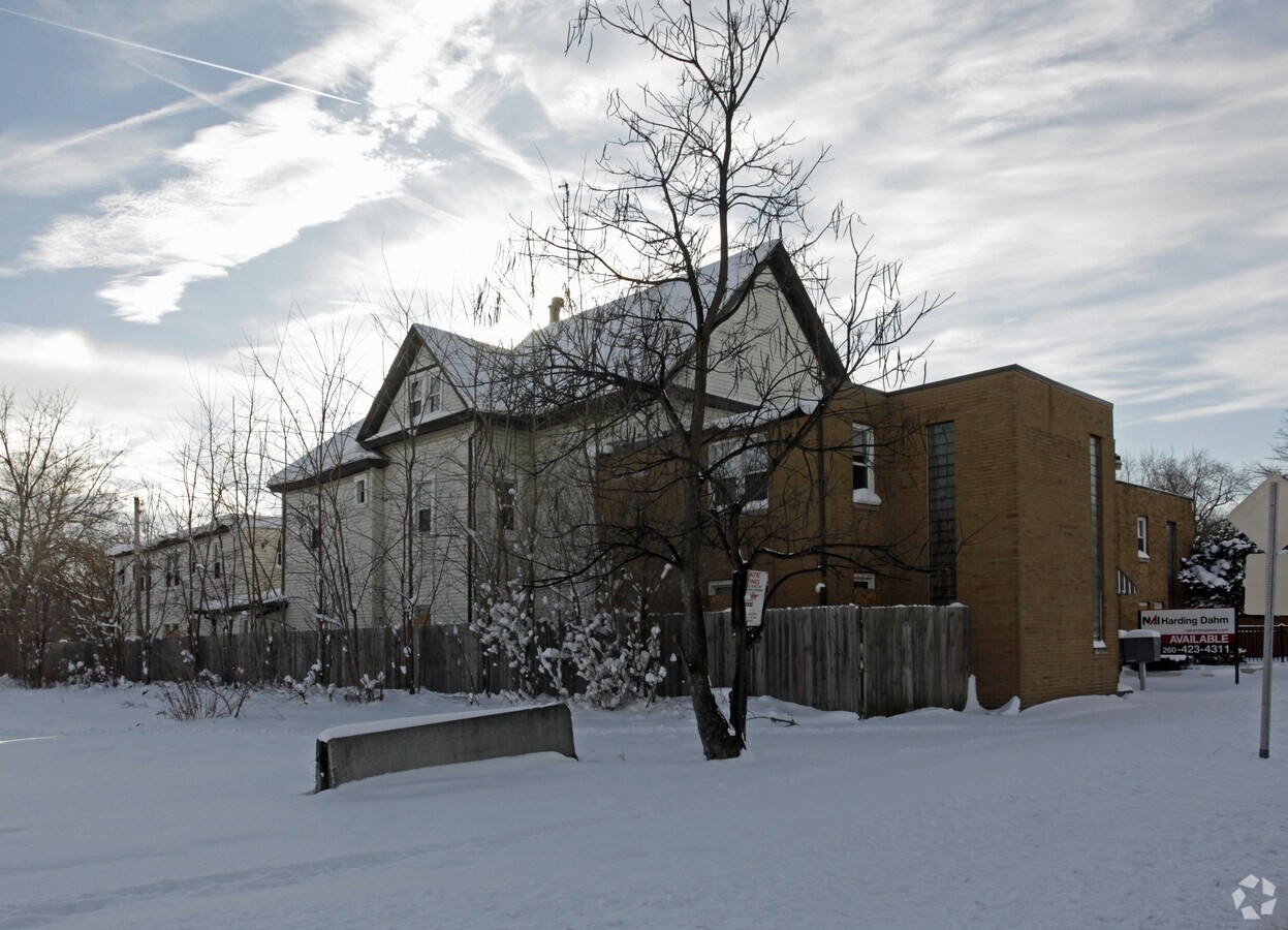 Colfax Apartments - Colfax Apartments