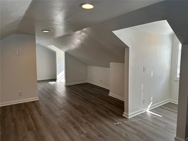 Photo - 139 Bonesteel St