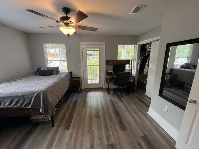 Photo - 502 Myers Park Ln