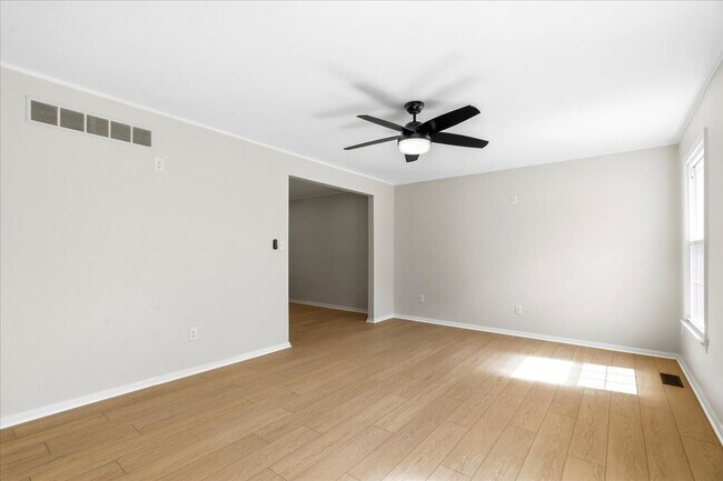 Photo - 7375 Freestate Dr