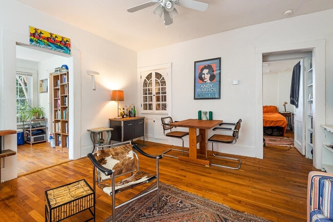 Photo - 903 Clarendon St Unit B