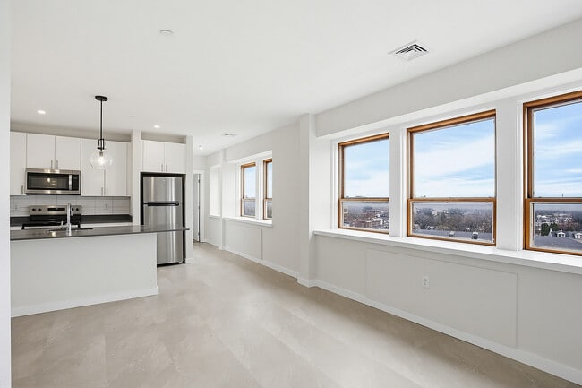 250_College_Avenue_0008 - West End Place