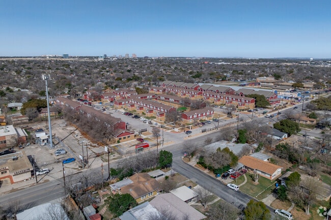Photo - Arbors at West Avenue Apartments
