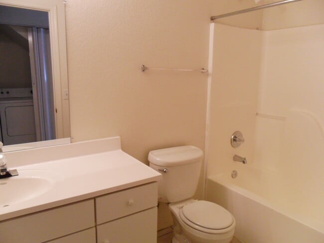 Photo - 808 E Lester St Unit #1