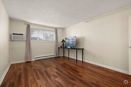 Building Photo - 132 Boylston St Unit 9 Rental