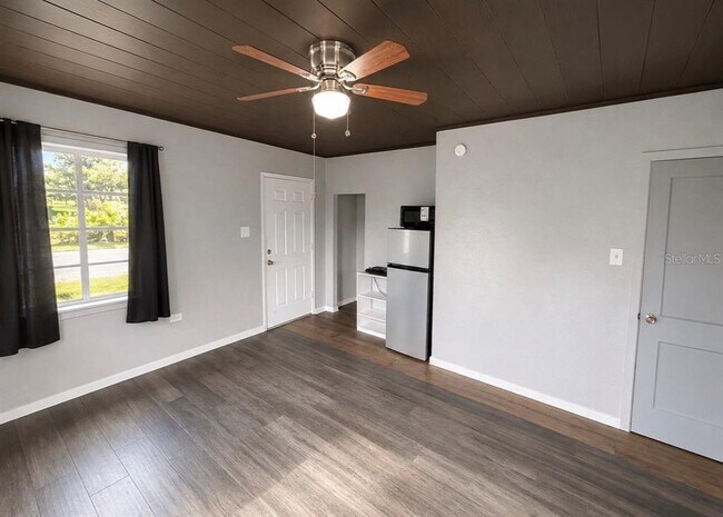 8010 SE US Hwy 301 Unit 3B