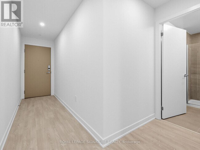 Photo - 1 Quarrington Ln Unité 1007