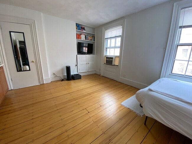 Photo - 27 S Russell St Unit 3
