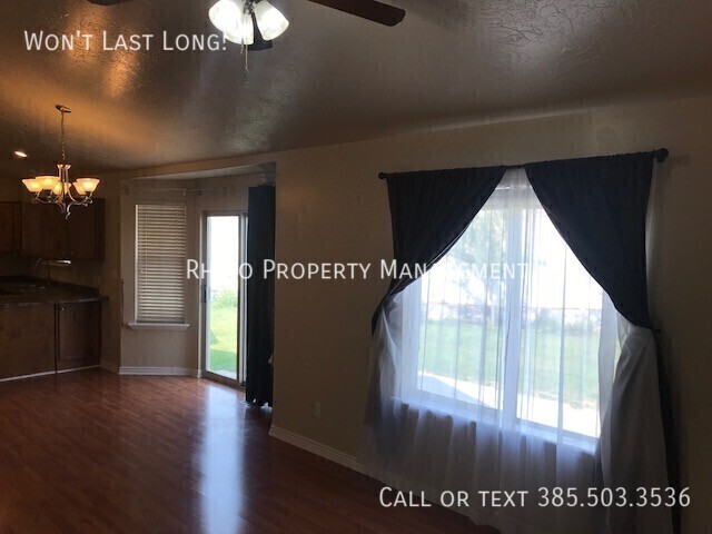 Photo - 1919 N Sego Lilly Dr