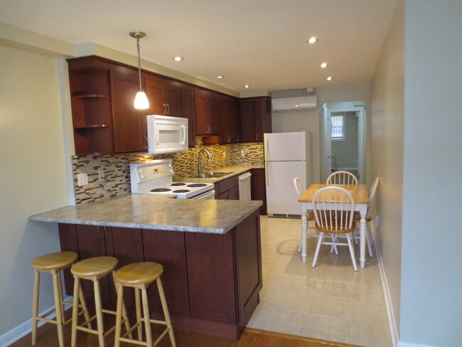 Kitchen - 2 Lanark Av Unit #1