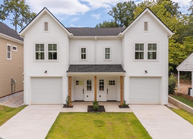 Building Photo - 124 Woodland Dr