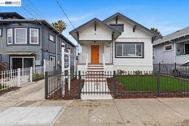 Building Photo - 1237 Ashby Ave