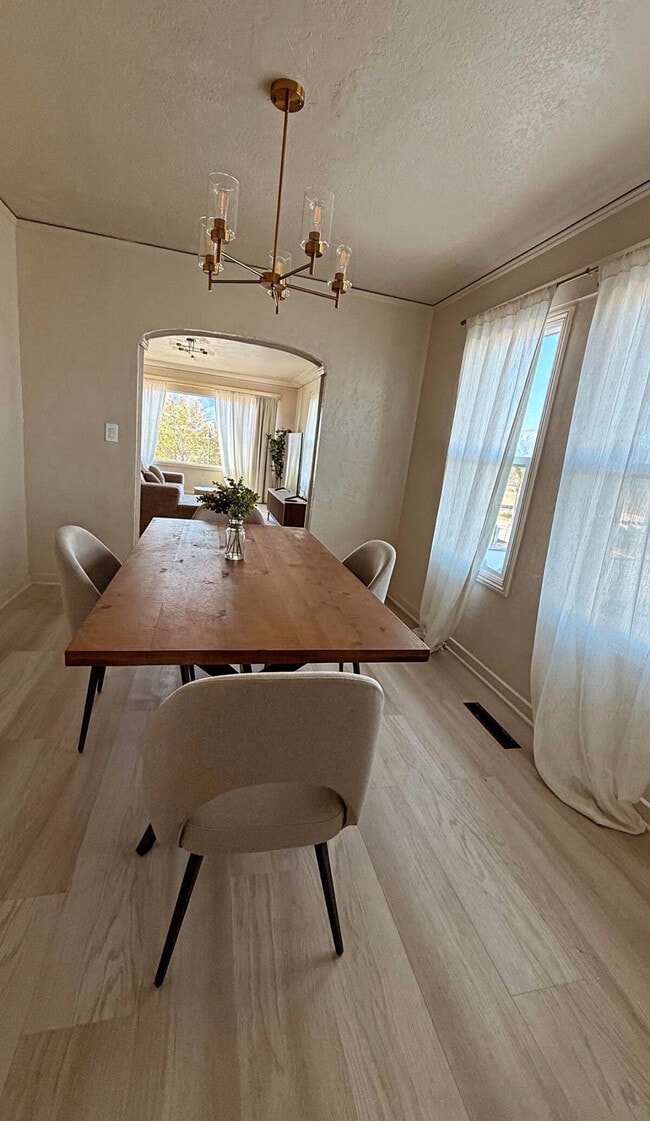 Photo - 417 Front St