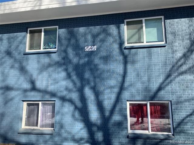 Building Photo - 2540 Kenton St