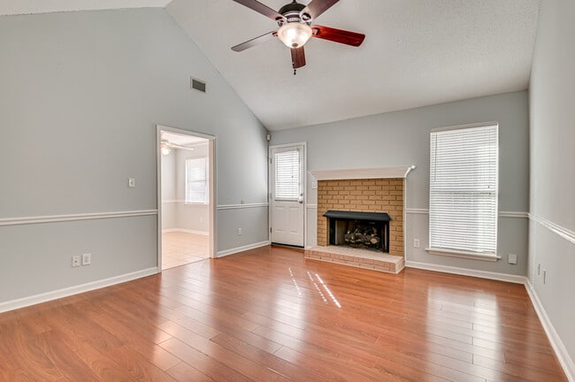 Photo - 3882 Villa Ln