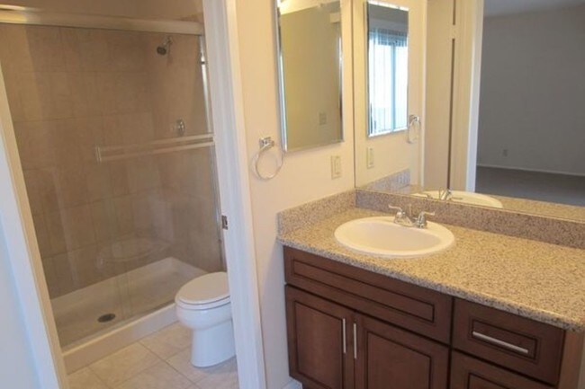 Photo - 200 Sunrise Way