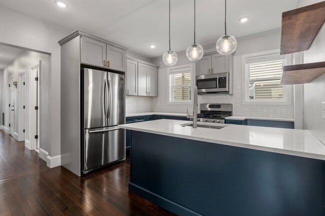 Building Photo - 101 Draper St Unit 2