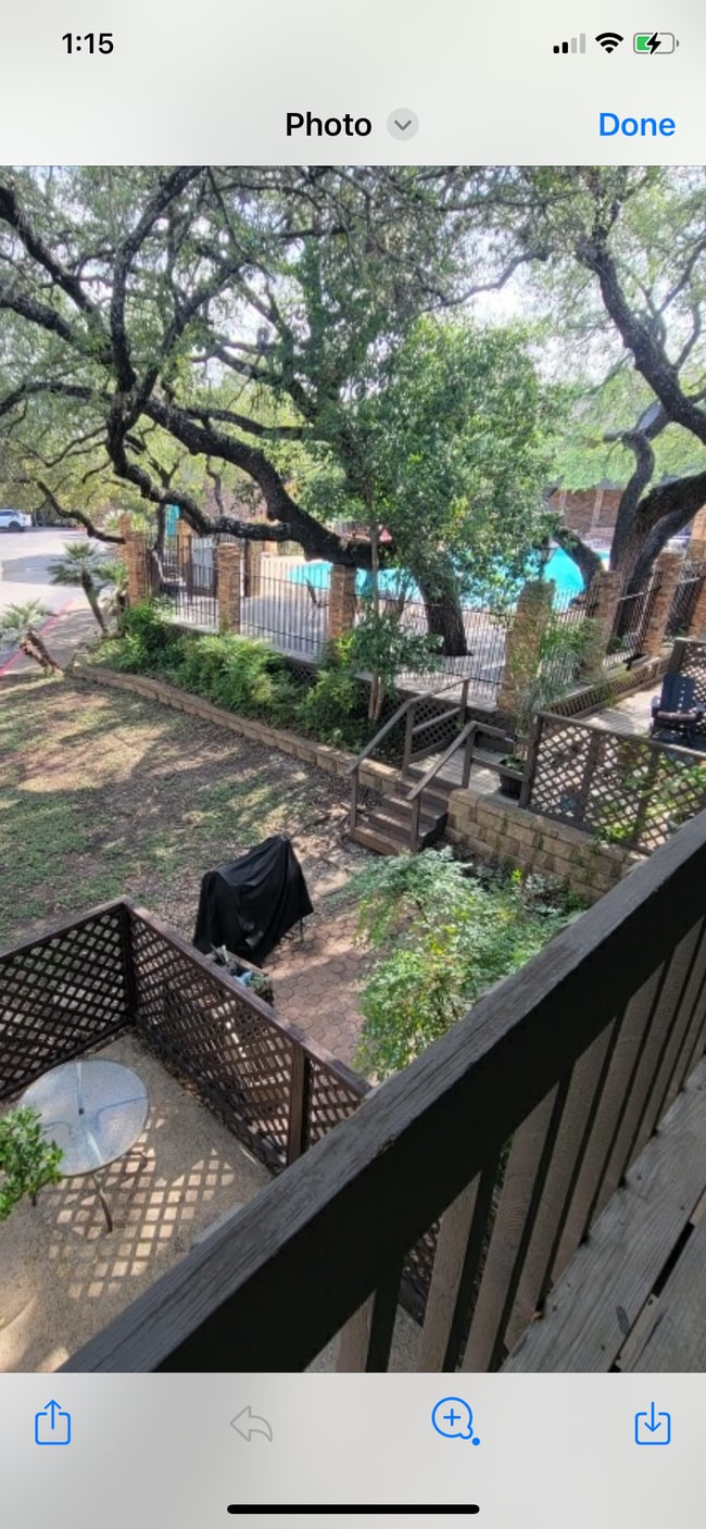 Vista de la piscina, balcón principal - 11815 Vance Jackson Rd Unidad 3301