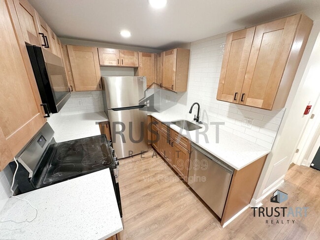 Photo - 4633 Penn St Unit 1