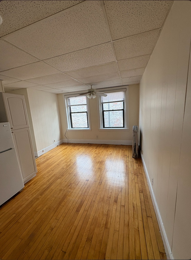 Building Photo - Gorgeous 2 bed with great location in Allston available NOW!